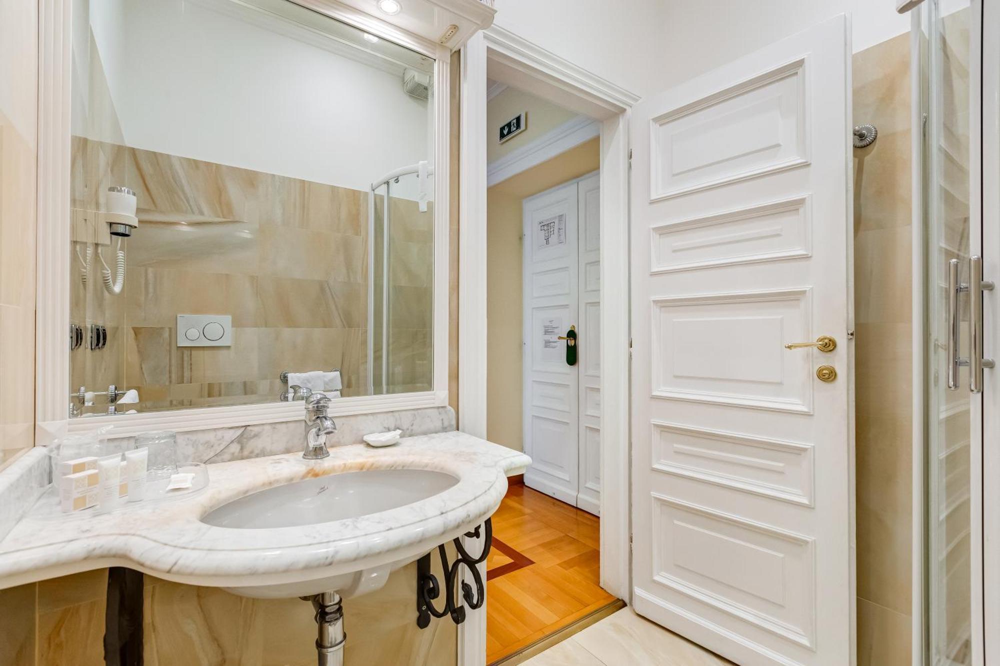 Hotel Cellini Рим Экстерьер фото